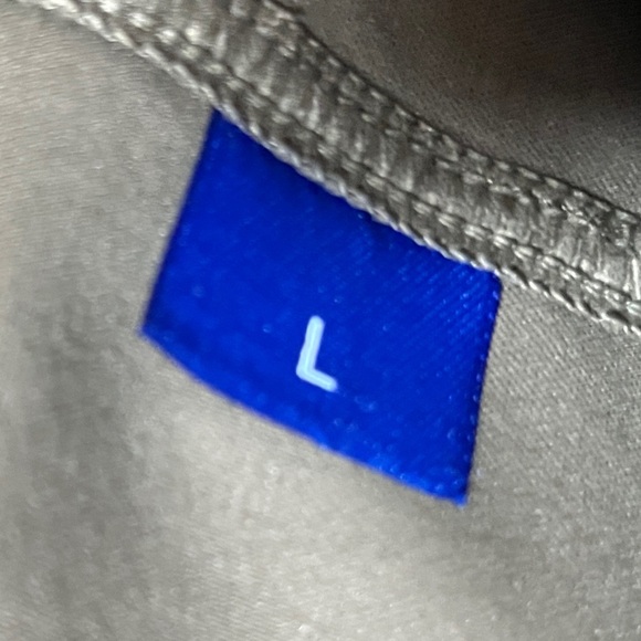 Kit and Ace Technical Short Sleeve Shirt - Olive Green - Men’s Size L - Picture 6 of 10